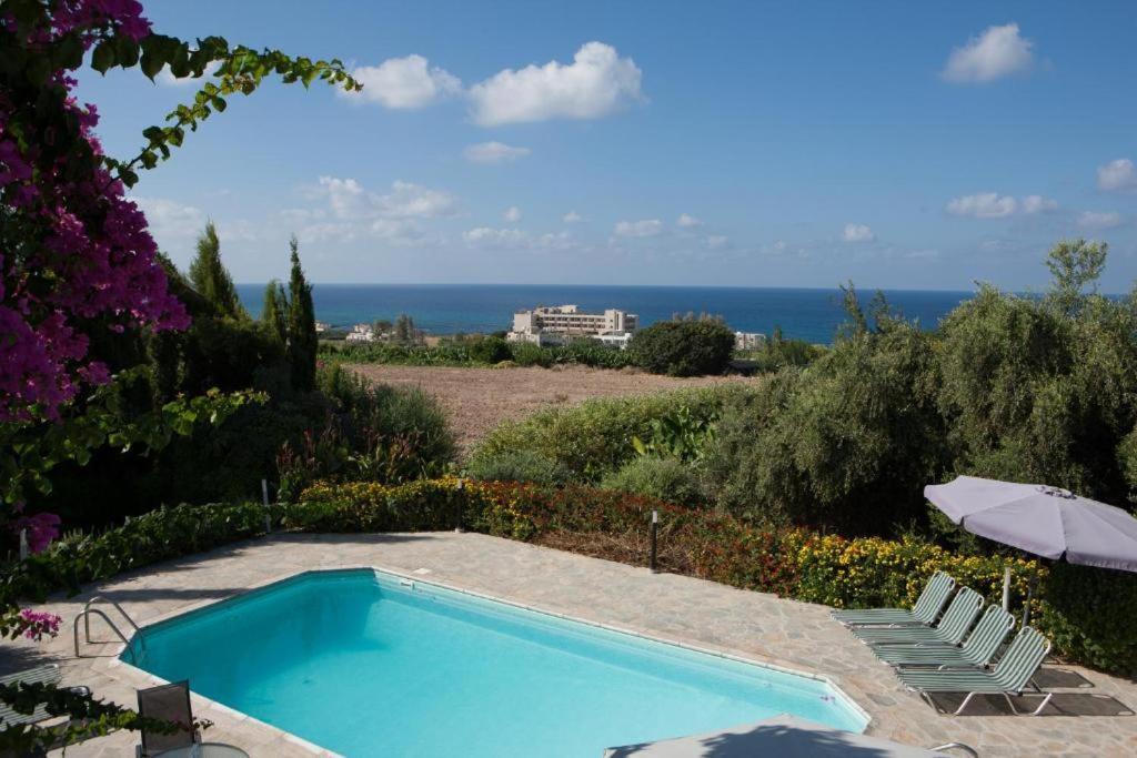 Banana Sunset Villas Paphos Buitenkant foto